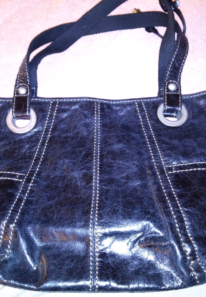 Cute Stone Mountain Purse with tan stitching